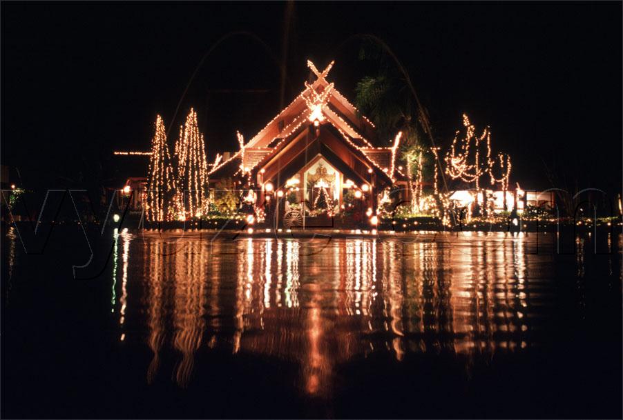 Christmas decorations / Location: Baan Boran, Golden Triangle, Thailand