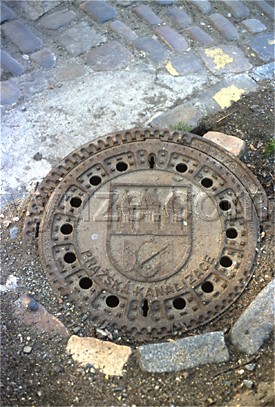 Drain cover / Location: Prague, Czech Republic