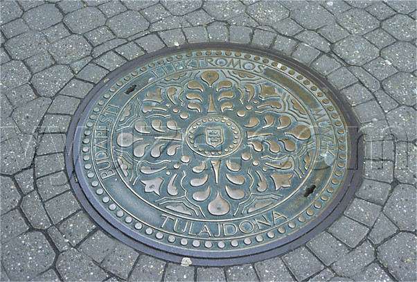 Manhole / Location: Budapest, Hungary