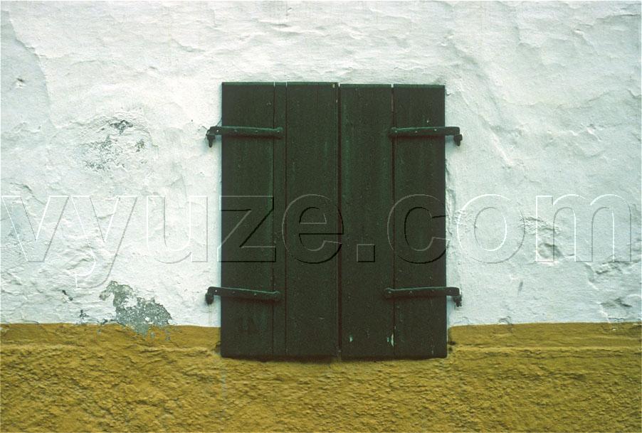 Shutters - closed / Location: Greece