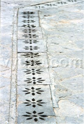 Stone drain / Location: Mexico